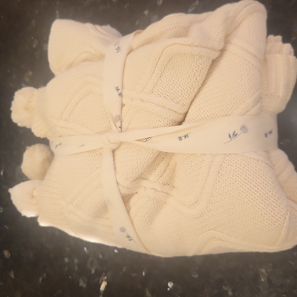 Linen Perch Luxury Boutique Cable Knit Baby Blanket - Picture 4 of 4